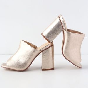 CHAMPAGNE PEEP-TOE MULES
